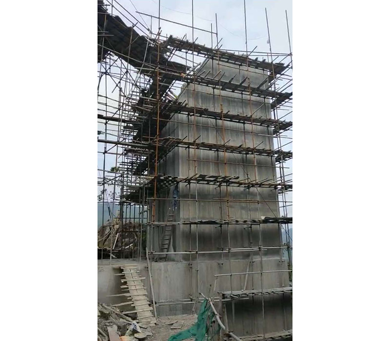 江西三百山開工大吉，條件很刻苦但是我們的工人很堅強